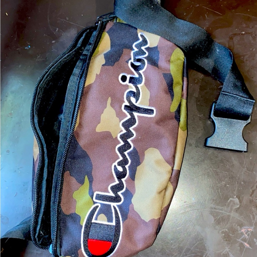 CAMO waist Bag ! 👜